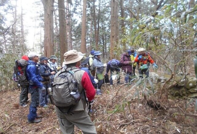 ふじの里山ウォーキング〜篠原の小さな神々と、暮らしの足跡をたどる山旅